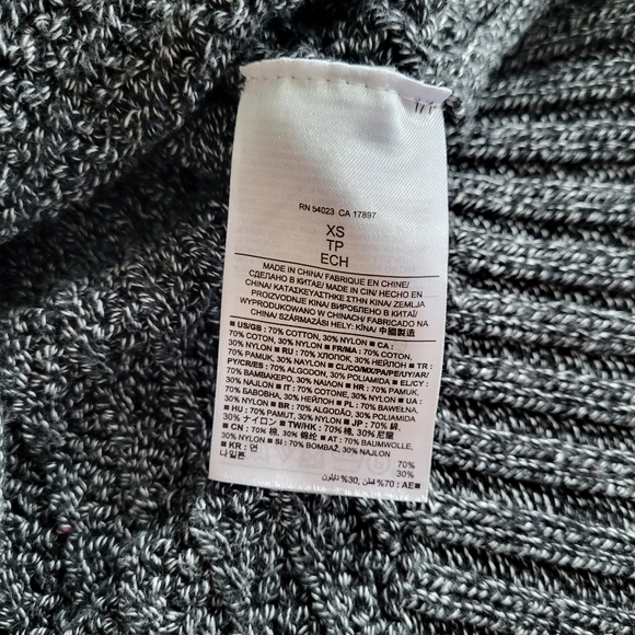 Banana Republic Black and White Knit Ribbed Sweater-Vest - Picture 9 of 9